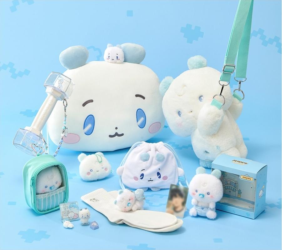 MMMM x Line friends Meymu Phone Charm and Monitor figure